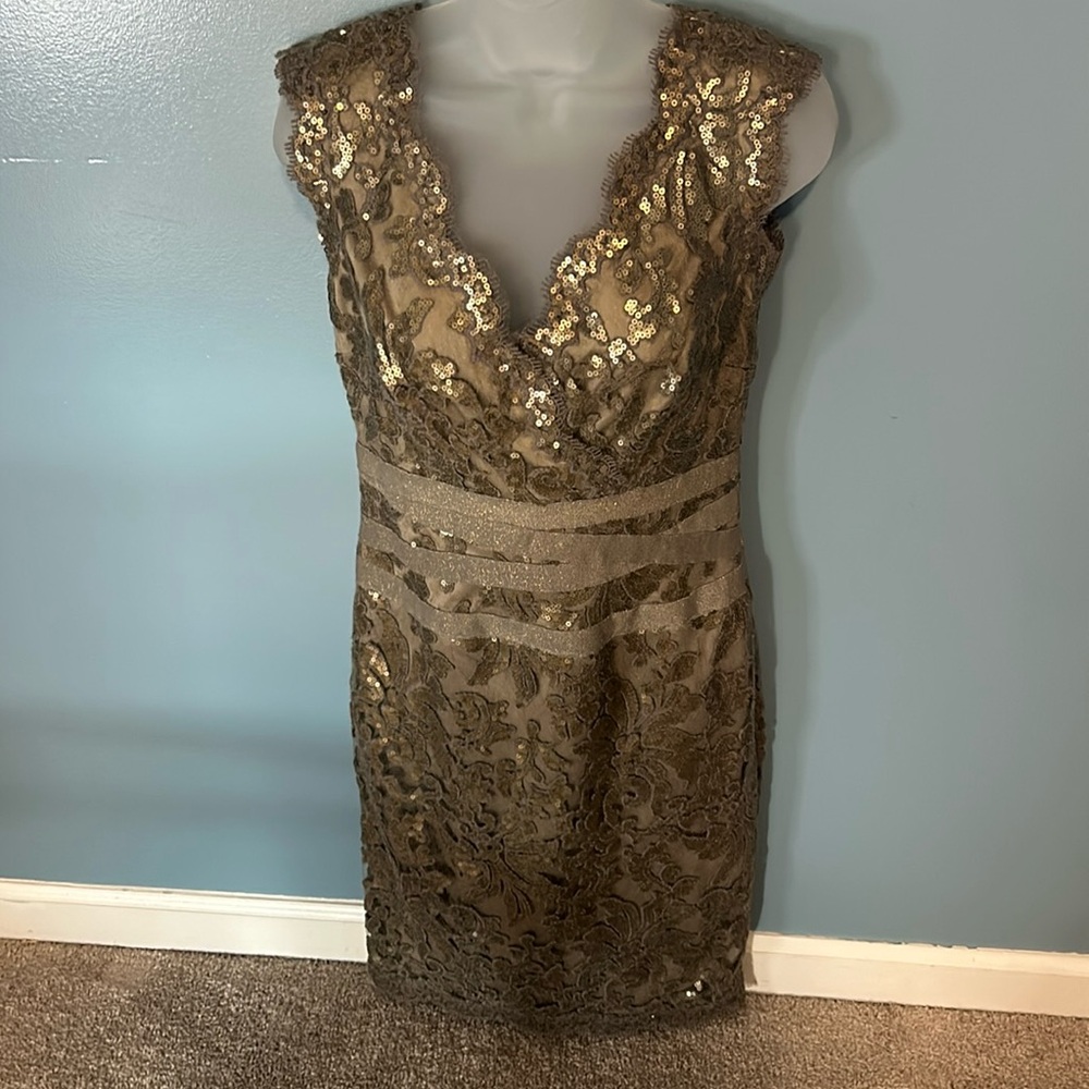 Sexy and classy dress! Beautiful detail and olive color.